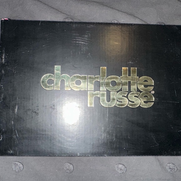 Charolette Russe Black & Gold Pumps Size 9 - Picture 4 of 7